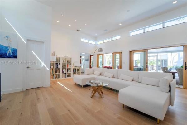South Mitchell Manors, 6435 SW 116th St, Pinecrest, Florida 33156, image 1