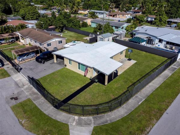 Green Ranch Homes, 285 NW 183rd Ter, Miami Gardens, Florida 33169, image 1