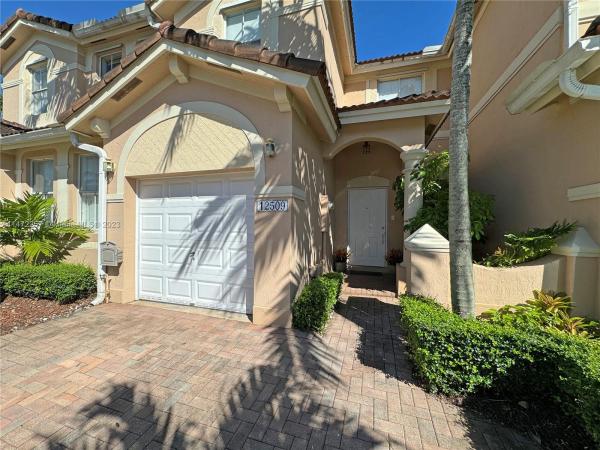 Kendall Breeze South, 12509 SW 125th Ct, Kendall, Florida 33186, image 2