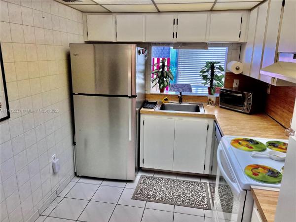 Versailles Gardens, 9400 W Flagler St #303, Fountainebleau, Florida 33174, image 3