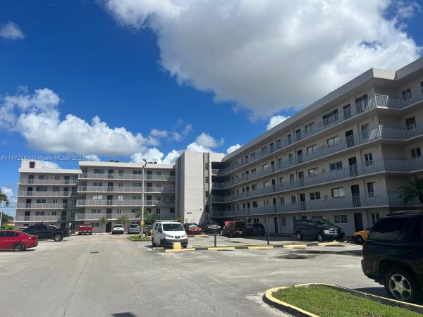 Vista Del Lago, 9917 W Okeechobee Rd #3-207, Hialeah Gardens, Florida 33016, image 1