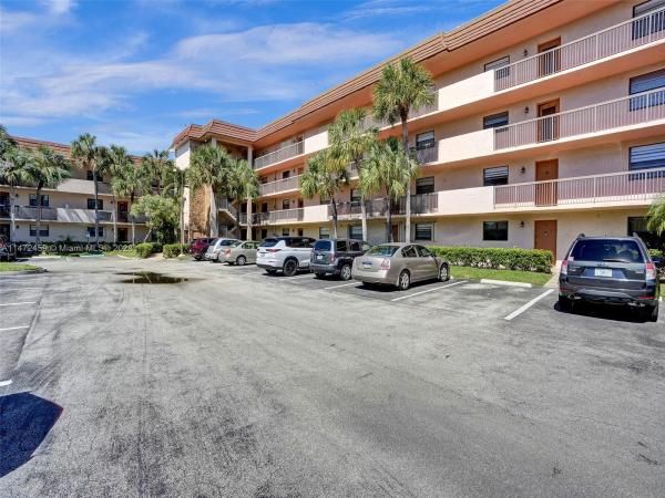 Lakes Of Carriage Hills, 4975 E Sabal Palm Blvd #106, Tamarac, Florida 33319, image 1