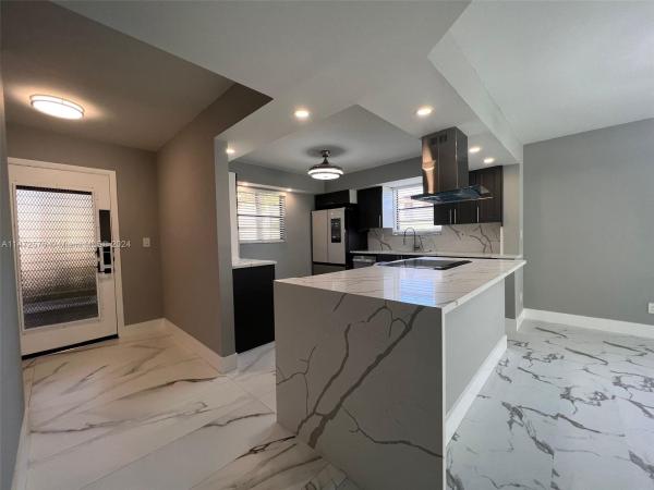 Lakes Of Carriage Hills, 4940 E Sabal Palm Blvd #101, Tamarac, Florida 33319, image 1