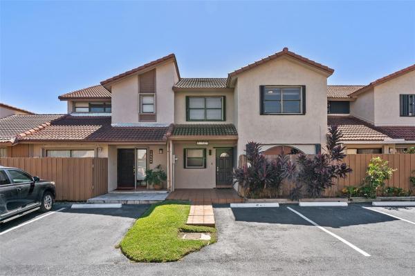 Tamiami Lakes Townhomes, 13412 SW 14th Ter, Tamiami, Florida 33184, image 1
