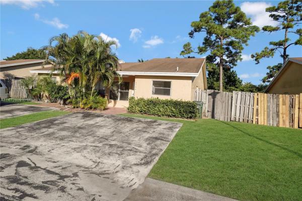 Mil Lake Estates, 3736 Mil Lake Cir, Greenacres, Florida 33463, image 1