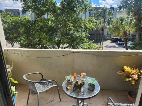 Samari Lake East, 10090 NW 80th Ct #1345, Hialeah Gardens, Florida 33016, image 1