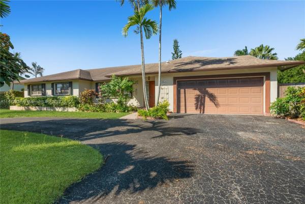 28240 SW 163rd Ave, Unincorporated Dade County, Florida 33033, image 2