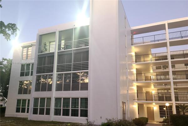 Plantation Royal, 6923 Cypress Rd #D11, Plantation, Florida 33317, image 1
