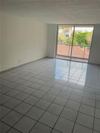 Summit Chase, 8511 NW 8th St #311, Fountainebleau, Florida 33126, image 1