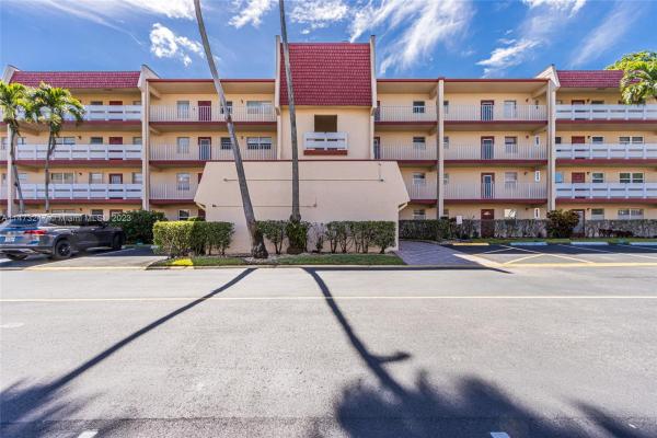 Oriole Golf & Tennis Club 2, 1000 Country Club Dr #106, Margate, Florida 33063, image 1