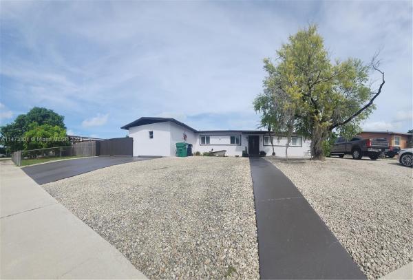 Avocado Manor, 15455 SW 295th St, Leisure City, Florida 33033, image 1