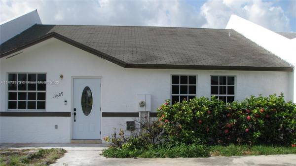 Richmond Townhouse, 11609 SW 147th Ter, Richmond Heights, Florida 33176, image 1