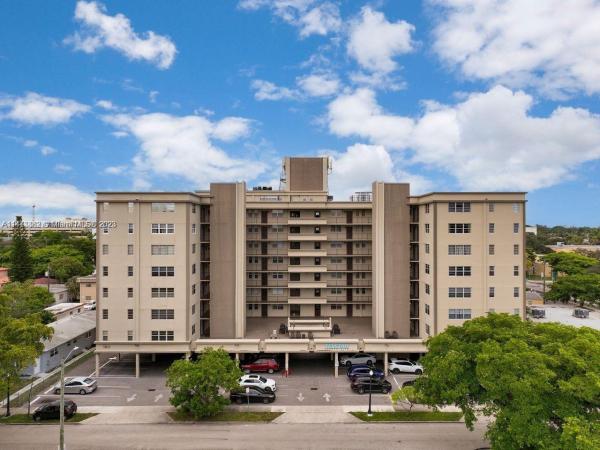 Telstar, 1811 Jefferson St #409, Hollywood, Florida 33020, image 1