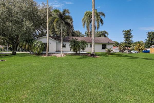 Seligman Durango West, 5020 SW 201st Ter, Southwest Ranches, Florida 33332, image 2