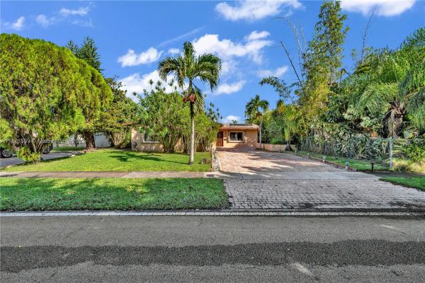 Central Miami, 6421 SW 36th St, Coral Terrace, Florida 33155, image 1