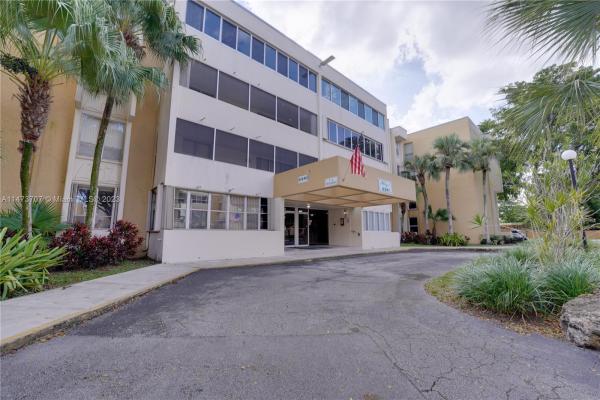 Sovereigns, 6841 SW 147th Ave #3C, Kendale Lakes, Florida 33193, image 1