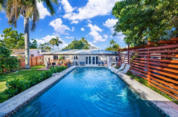 Spar-Rich, 122 NE 1st Ct, Dania Beach, Florida 33004, image 1