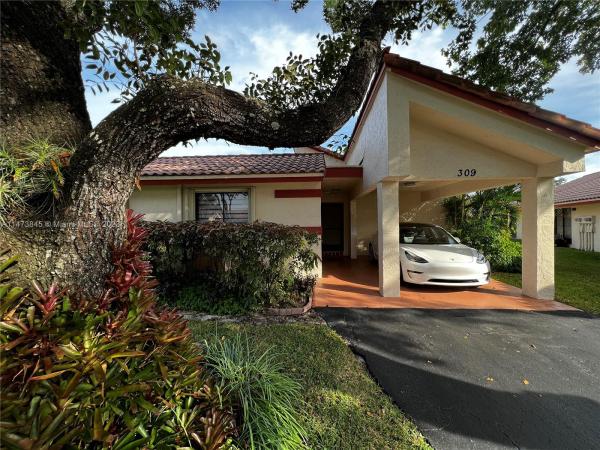 Lakeside Villas At Bonaventure, 309 Lakeside Ct, Sunrise, Florida 33326, image 1