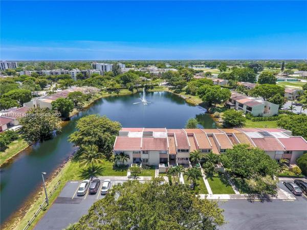 Catalonia Lake Villas, 14283 Kendale Lakes Cir #14283, Kendale Lakes, Florida 33183, image 1