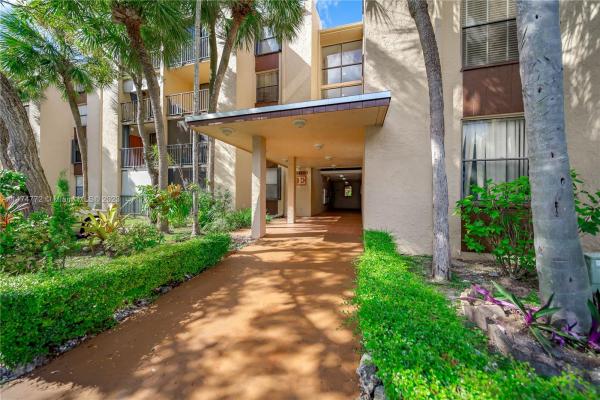Promenade At Kendale Lakes, 14211 N Kendall Dr #110, Kendall, Florida 33186, image 1