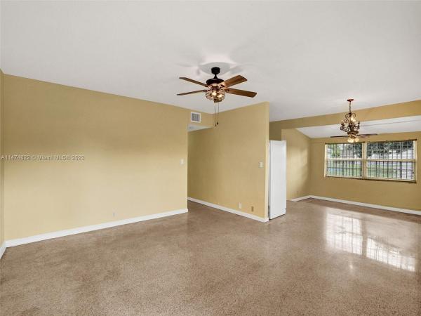 Para Villa Heights, 2145 NW 69th St, Gladeview, Florida 33147, image 2