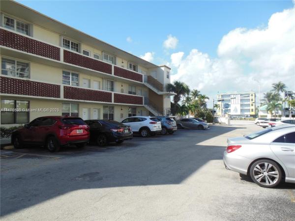 North Bay White House, 1790 79th St Cswy #B207, North Bay Village, Florida 33141, image 1
