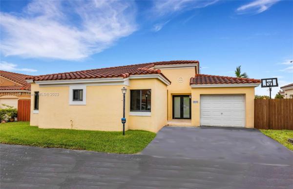 Poinciana Pointe, 8900 SW 6th Ln, Fountainebleau, Florida 33174, image 1