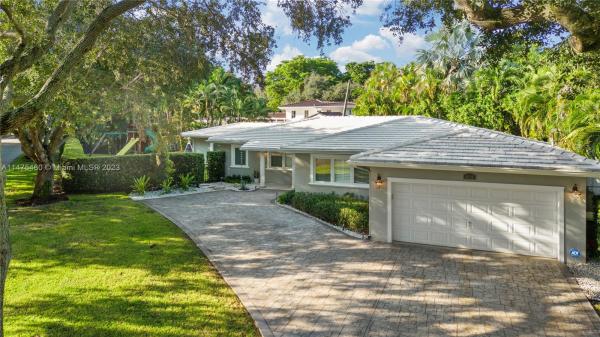 Riviera, 5614 Orduna Dr, Coral Gables, Florida 33146, image 2