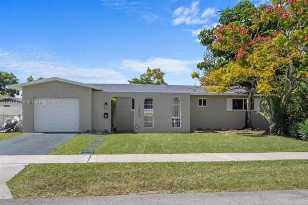 South Miami Heights Residential, 19836 SW 118th Ct, South Miami Heights, Florida 33177, image 2