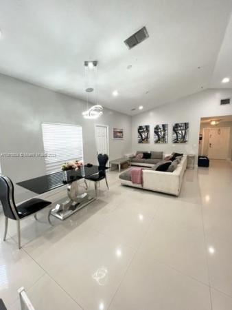 Banyan Oakridge, 4840 SW 34th Ave, Hollywood, Florida 33312, image 1