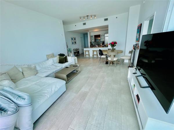 The Plaza On Brickell East, 950 Brickell Bay Dr #5210, Miami, Florida 33131, image 1