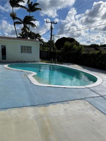Bel Aire, 19720 Lenaire Dr, Cutler Bay, Florida 33157, image 2