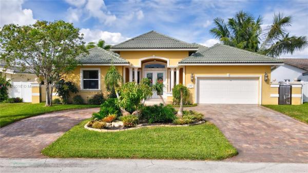 Snug Harbor, 451 SE 16th Ave, Pompano Beach, Florida 33060, image 1