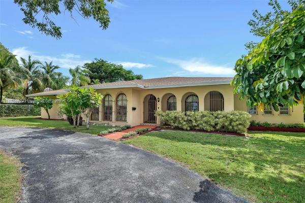 Mitchell Center, 8750 SW 142nd St, Palmetto Bay, Florida 33176, image 1