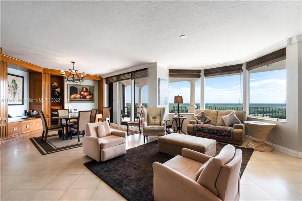 Verona At Deering Bay, 13627 Deering Bay Dr #903, Coral Gables, Florida 33158, image 3
