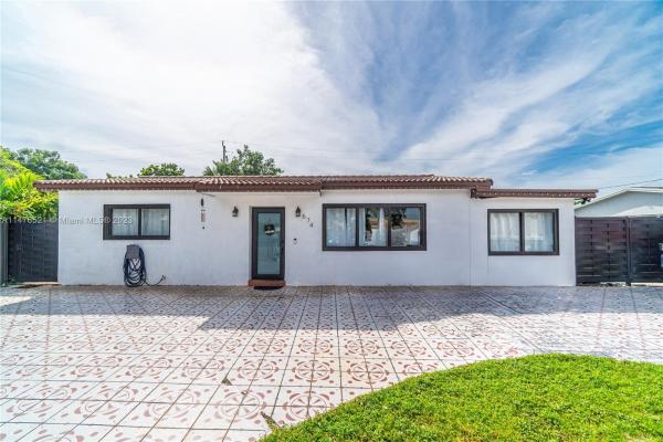 Hialeah Estates, 674 W 44th Pl, Hialeah, Florida 33012, image 1
