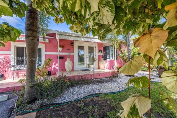 Hollywood No HOA, 1835 Roosevelt St, Hollywood, Florida 33020, image 1