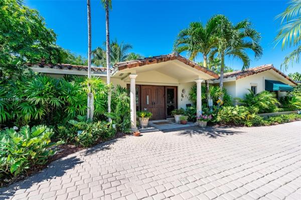 Tropical Isle Homes, 270 Cypress Dr, Key Biscayne, Florida 33149, image 1