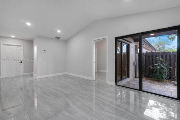 Village Homes At Lakes Of The Meadow, 15270 SW 45th Ter #G-61, Kendall West, Florida 33185, image 2