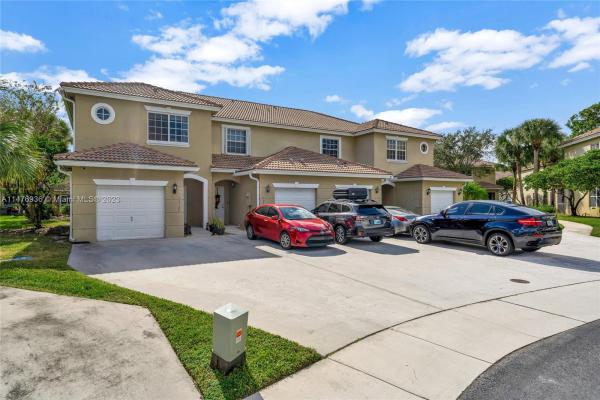 Pelican Pointe, 12124 SW 4th St, Pembroke Pines, Florida 33025, image 1