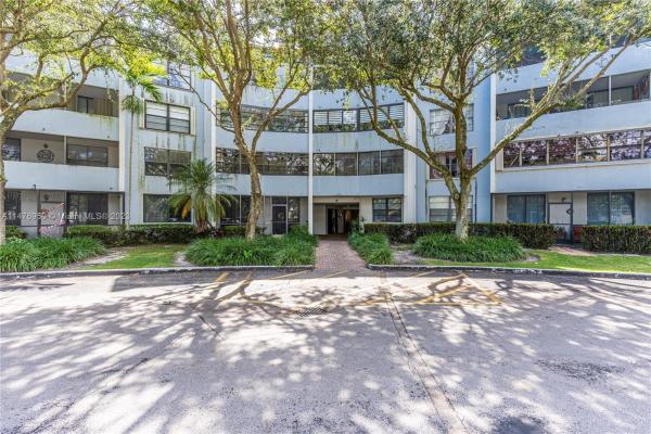 Kendall Gate, 10850 N Kendall Dr #316, Kendall, Florida 33176, image 2