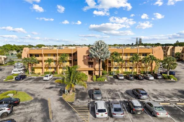 Royal Park Gardens 2, 6750 Royal Palm Blvd #104E, Margate, Florida 33063, image 1