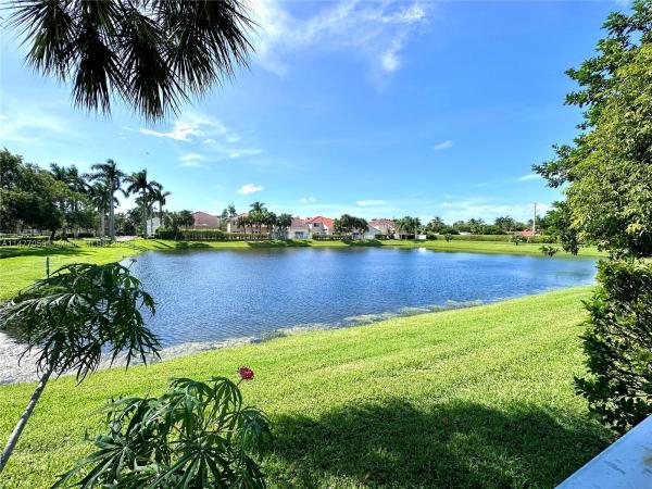 West Lake Village, 1110 Queen Palm Ct, Hollywood, Florida 33019, image 3