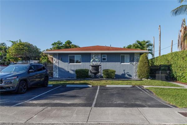 Elsinore Beach Boulevard, 1457 S Atlantic Shores Blvd, Hallandale Beach, Florida 33009, image 1