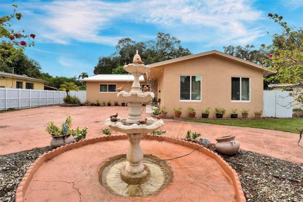 Bimbler Estates, 1616 NE 143rd St, North Miami, Florida 33181, image 1