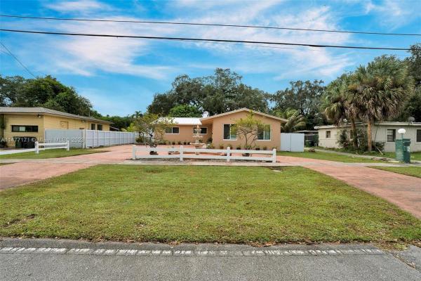 Bimbler Estates, 1616 NE 143rd St, North Miami, Florida 33181, image 3