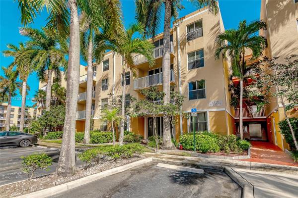 Sheridan East, 1450 SE 3rd Ave #207, Dania Beach, Florida 33004, image 1