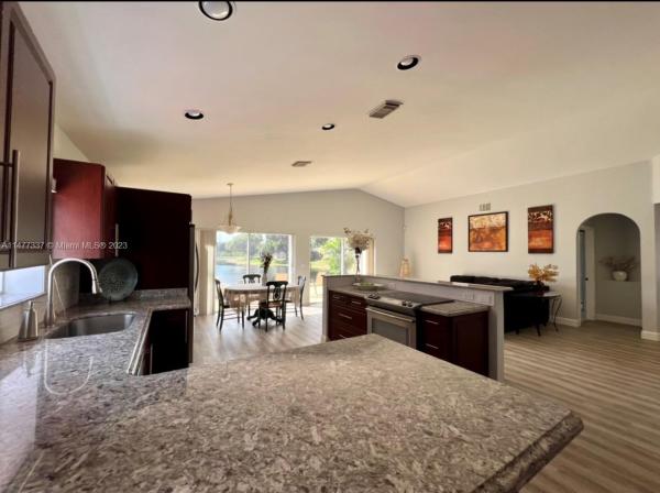 Estancia, 19160 SW 4th St, Pembroke Pines, Florida 33029, image 2