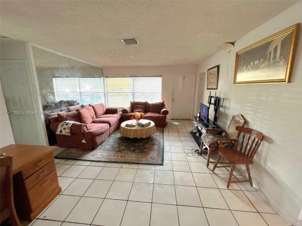 Esquire Lake Estates, 2461 NW 13th St, Pompano Beach, Florida 33069, image 2