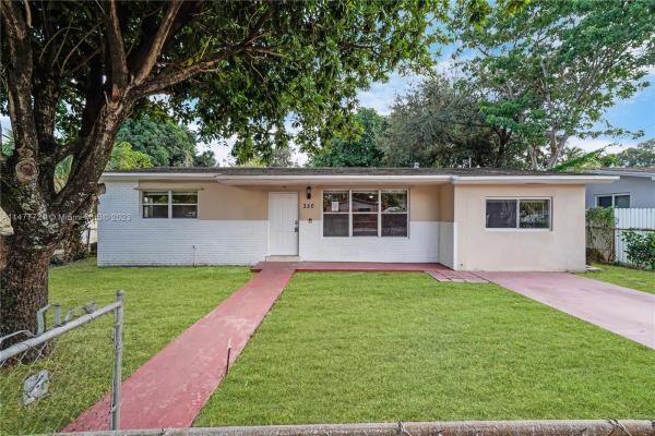 Fulford Highlands, 320 NE 162nd St, Golden Glades, Florida 33162, image 1